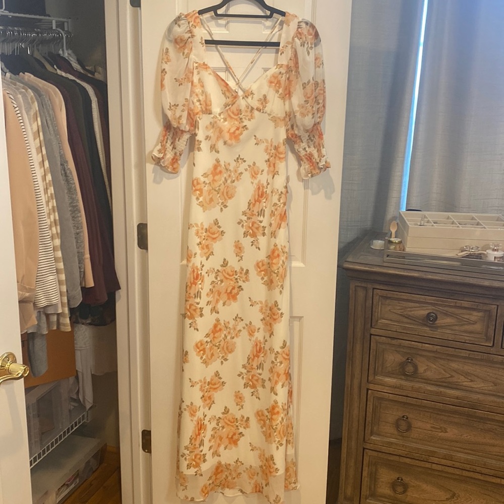 Floral print maxi dress with open back